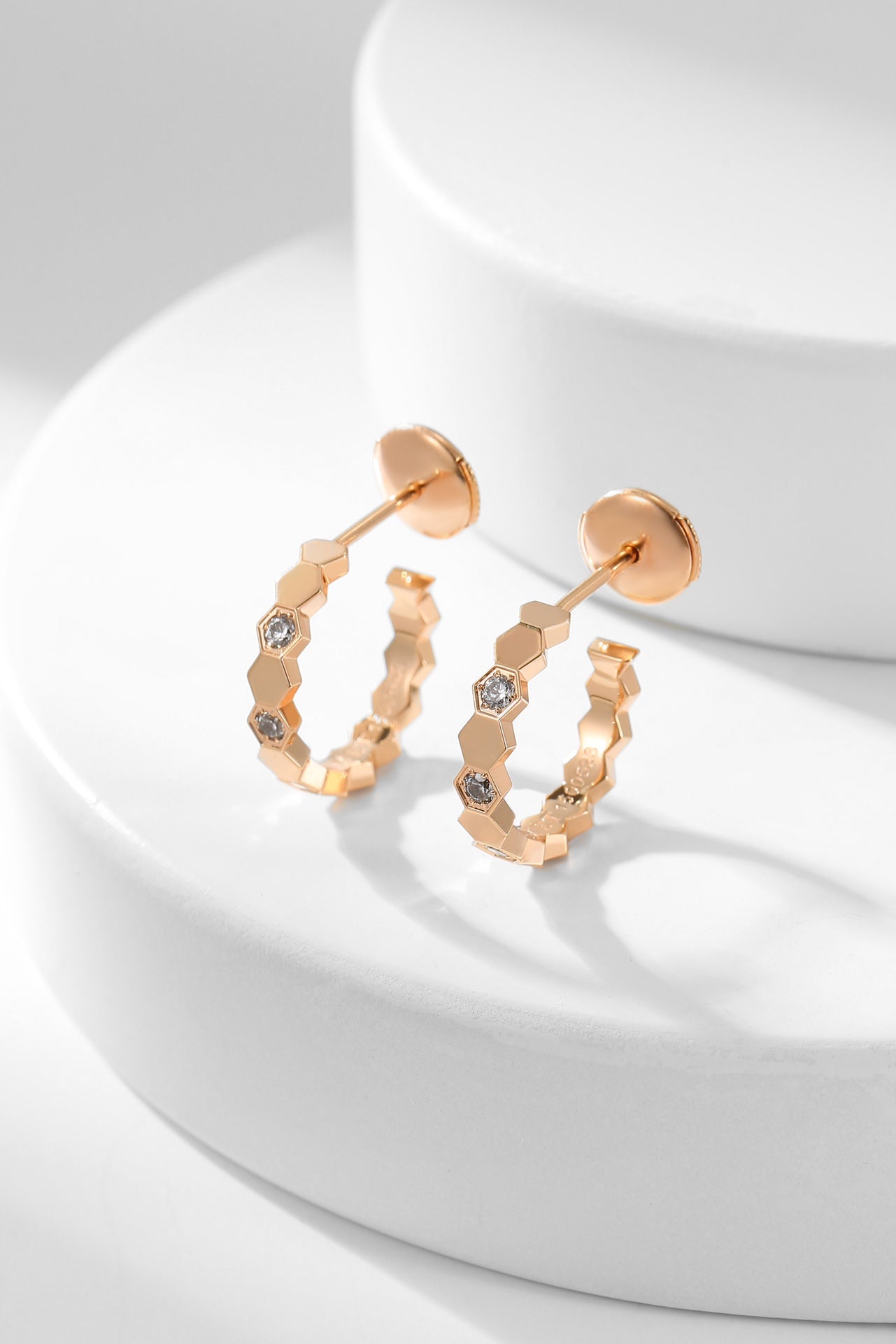 [LUXE JEWELRY]BEE LOVE DIAMOND HOOP EARRINGS