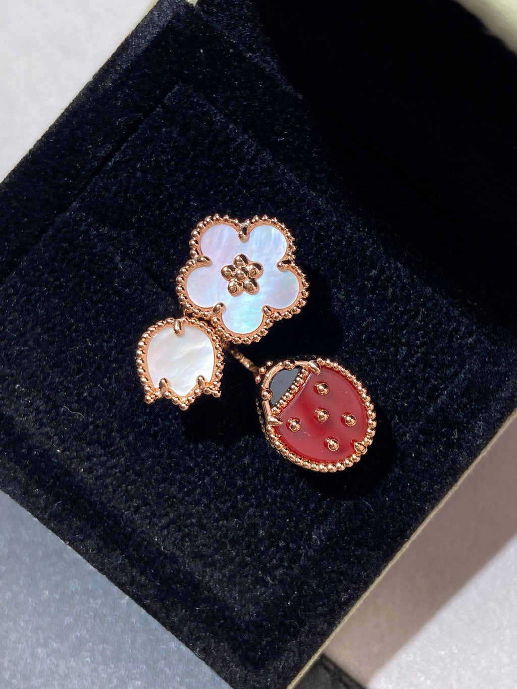 [LUXE JEWELRY]LUCKY 3 MOTIF ROSE GOLD RING