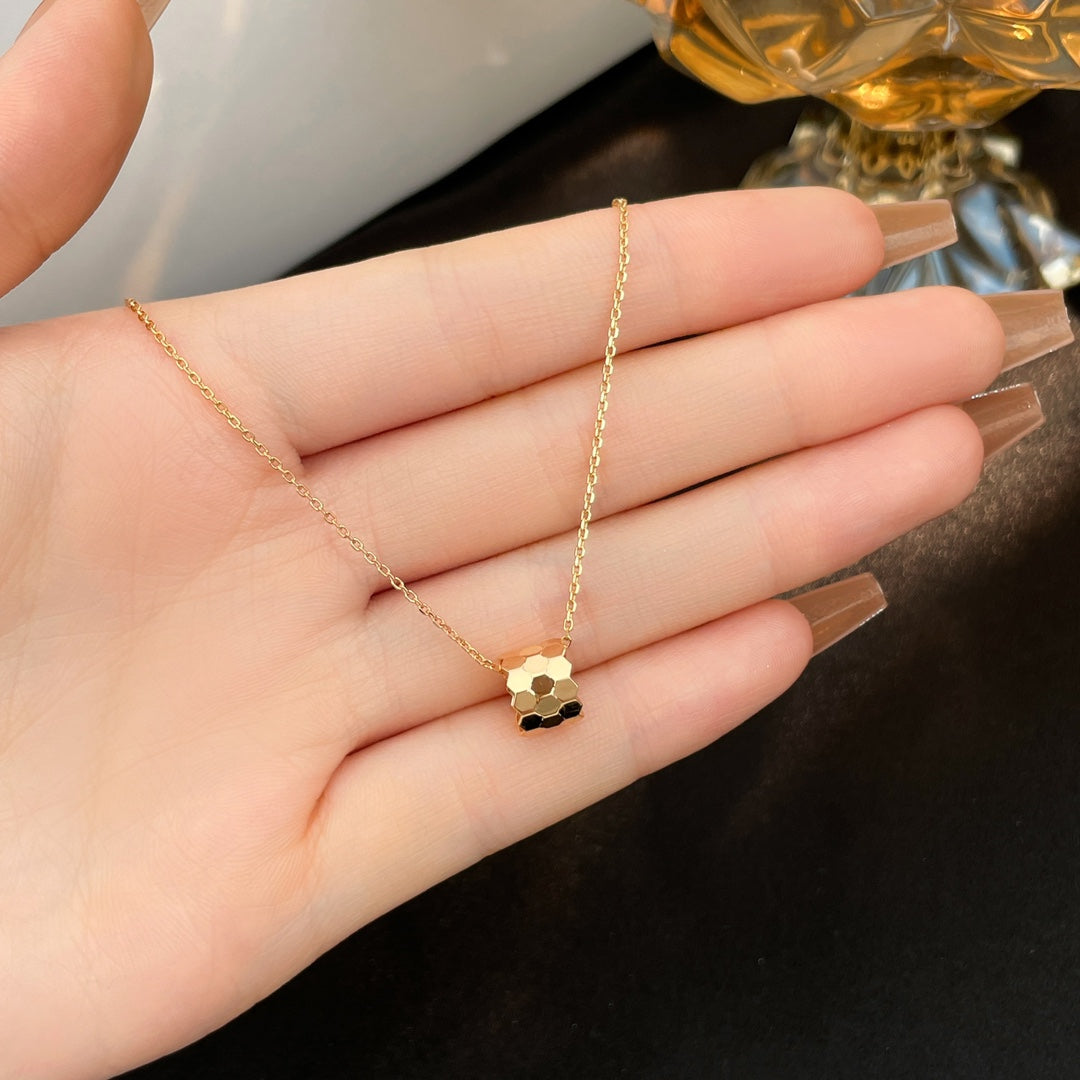 [LUXE JEWELRY]BEE MINI NECKLACE
