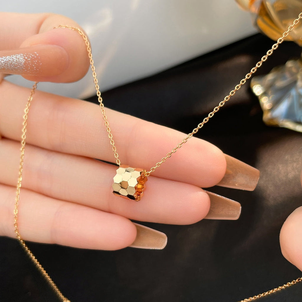[LUXE JEWELRY]BEE MINI NECKLACE