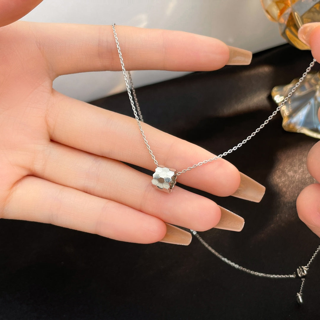 [LUXE JEWELRY]BEE MINI NECKLACE