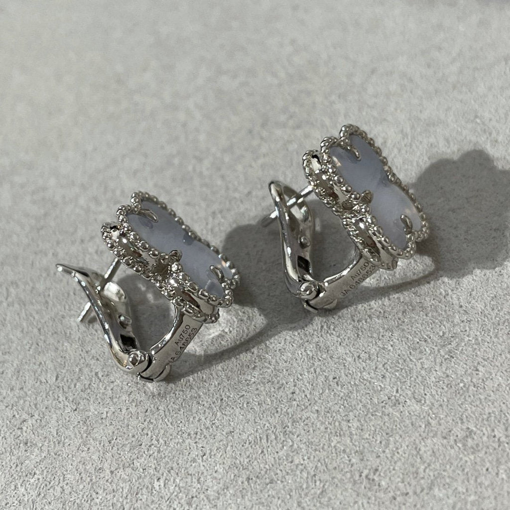 [LUXE JEWELRY]CLOVER CHALCEDONY SILVER STUD EARRINGS