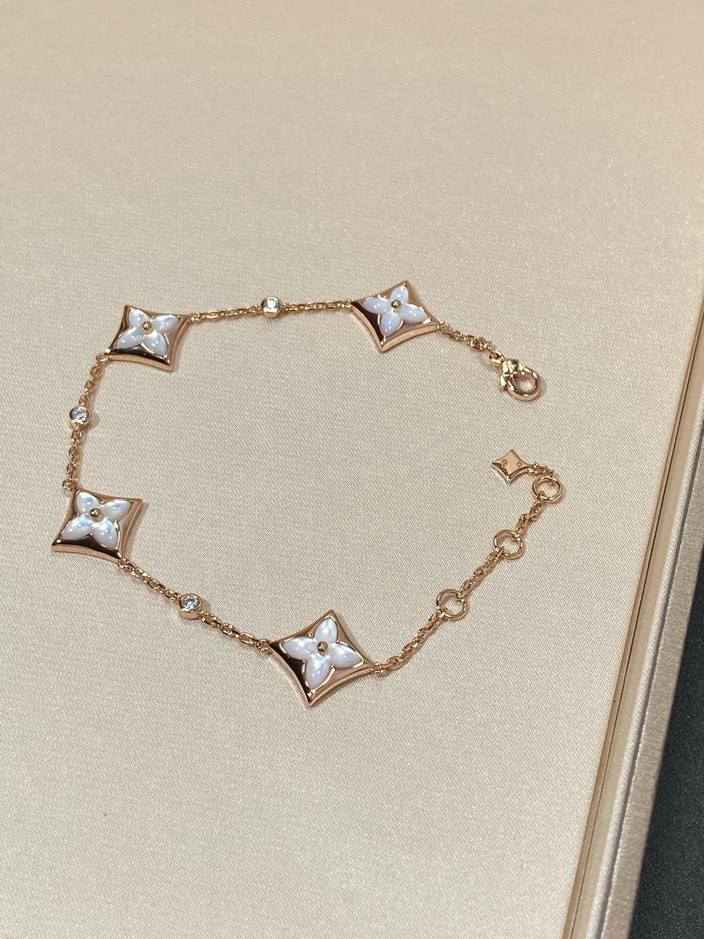 [LUXE JEWELRY]STAR 4 MOTIF MOP DIAMOND PINK GOLD BRACELET