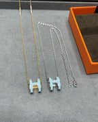 [LUXE JEWELRY]POP H SKY BLUE NECKLACE