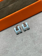[LUXE JEWELRY]POP H SKY BLUE STUD EARRINGS