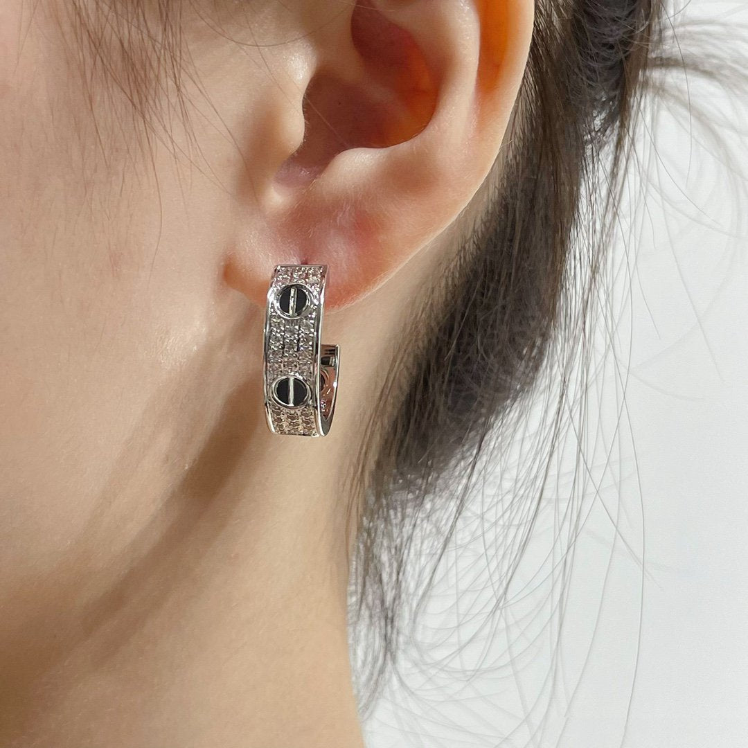 [LUXE JEWELRY] LOVE CERAMIC DIAMOND PAVED SILVER EARRINGS