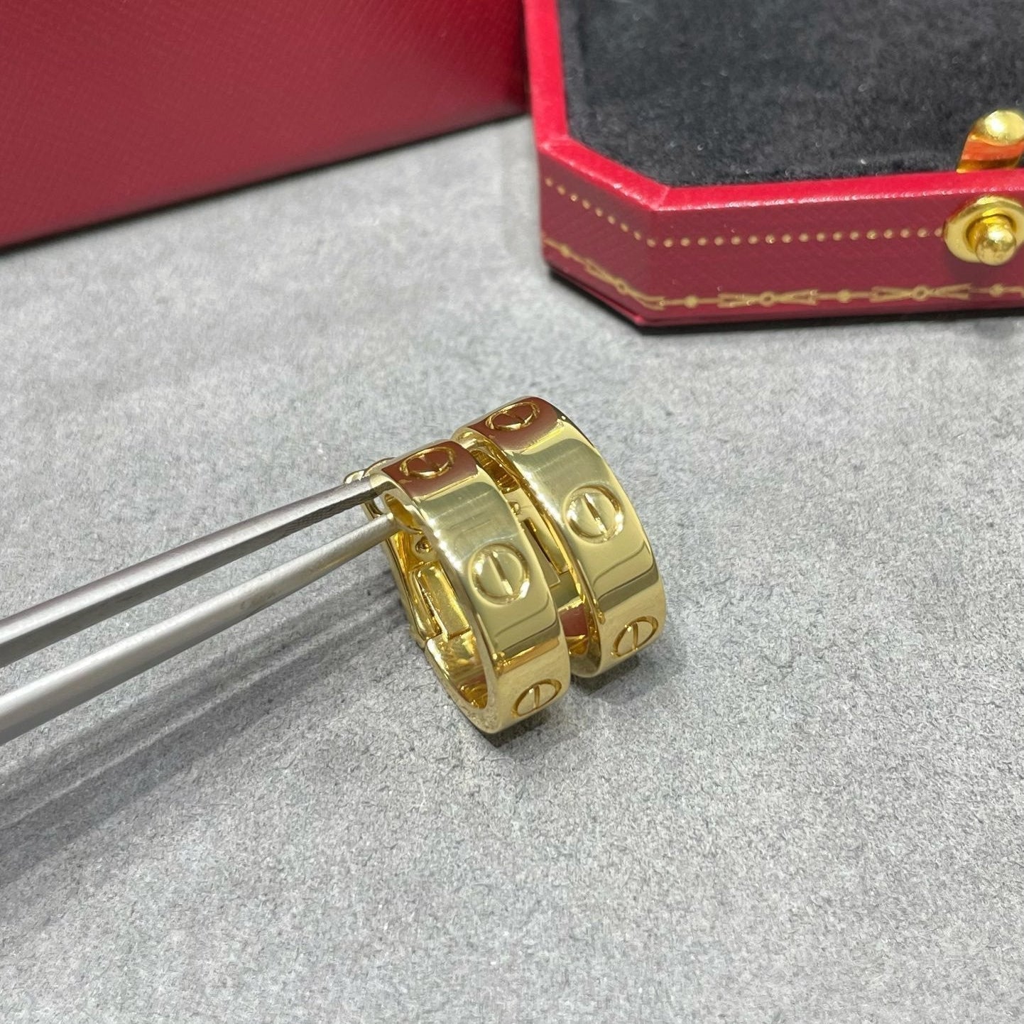 [LUXE JEWELRY] LOVE 5.5MM EARRINGS