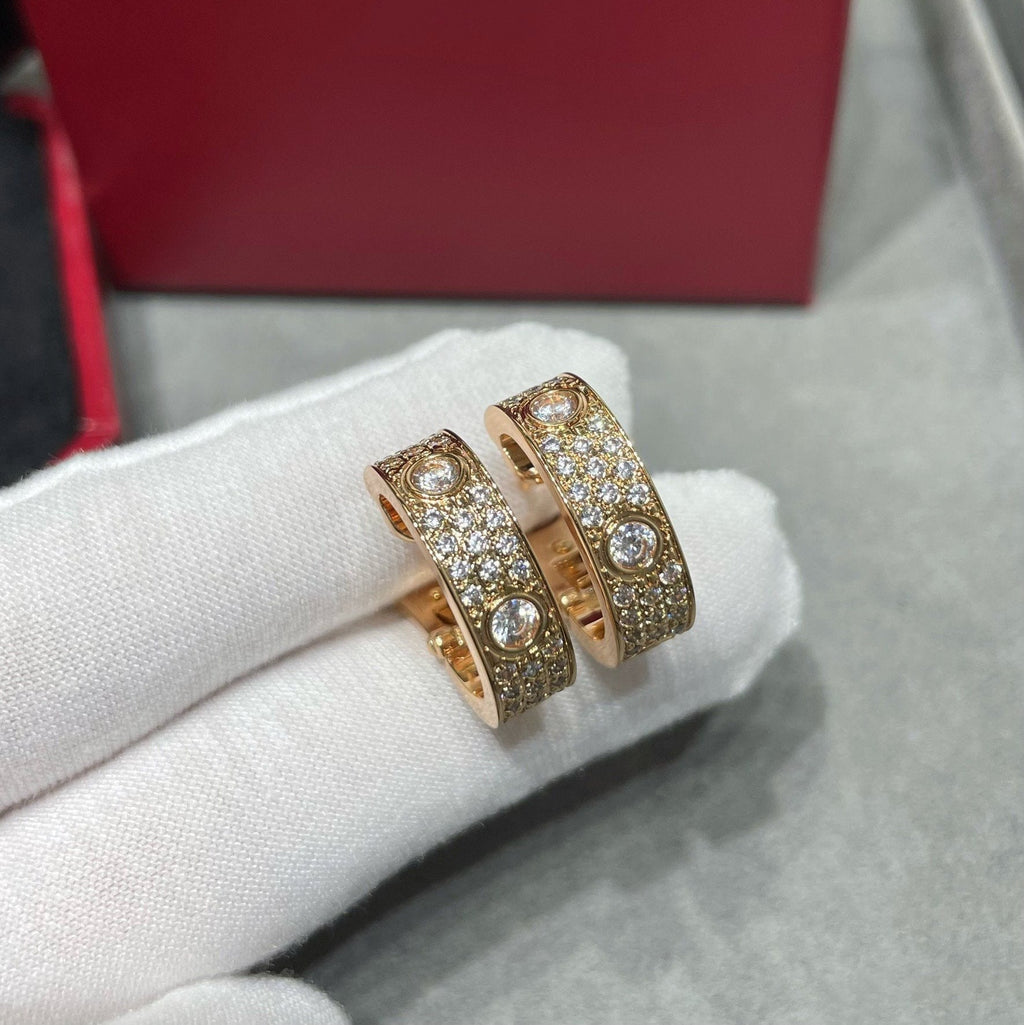 [LUXE JEWELRY] LOVE 5.5MM DIAMOND PAVED EARRINGS