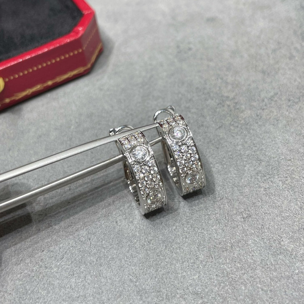 [LUXE JEWELRY] LOVE 5.5MM DIAMOND PAVED EARRINGS