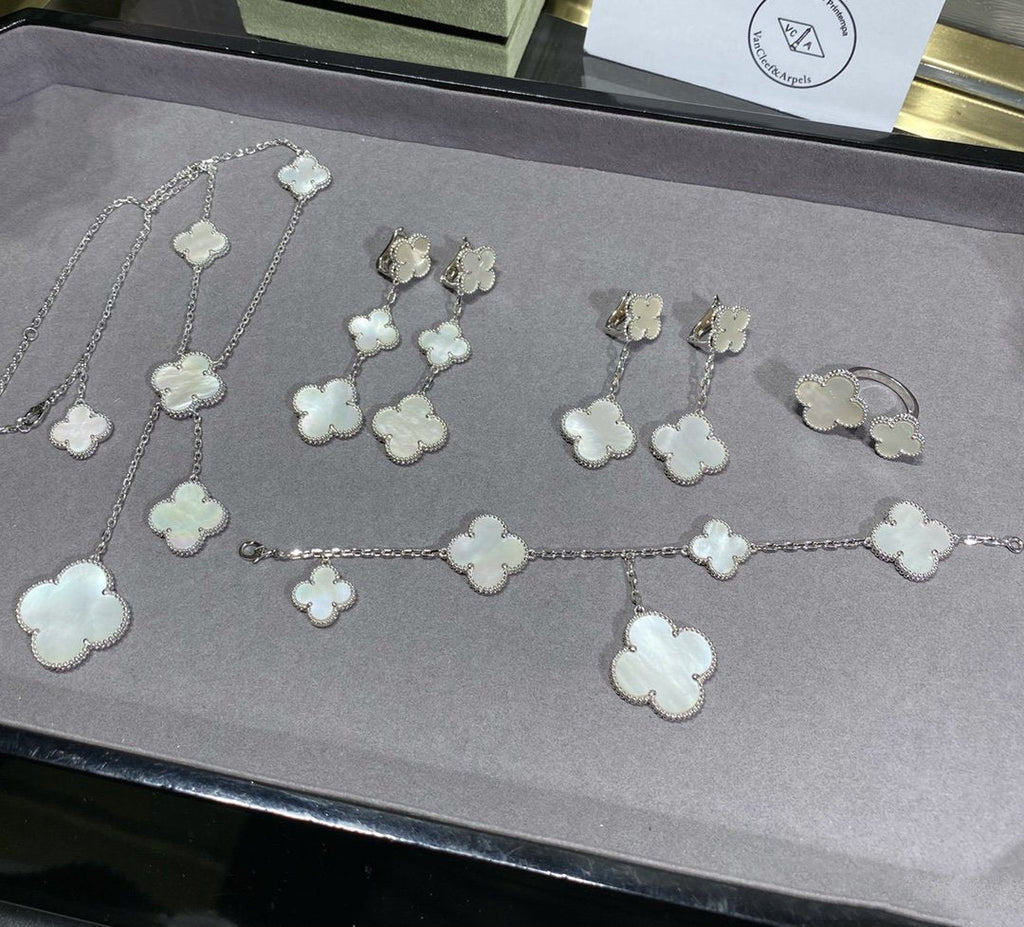 [LUXE JEWELRY]CLOVER 5 MOTIF WHITE MOP SILVER BRACELET