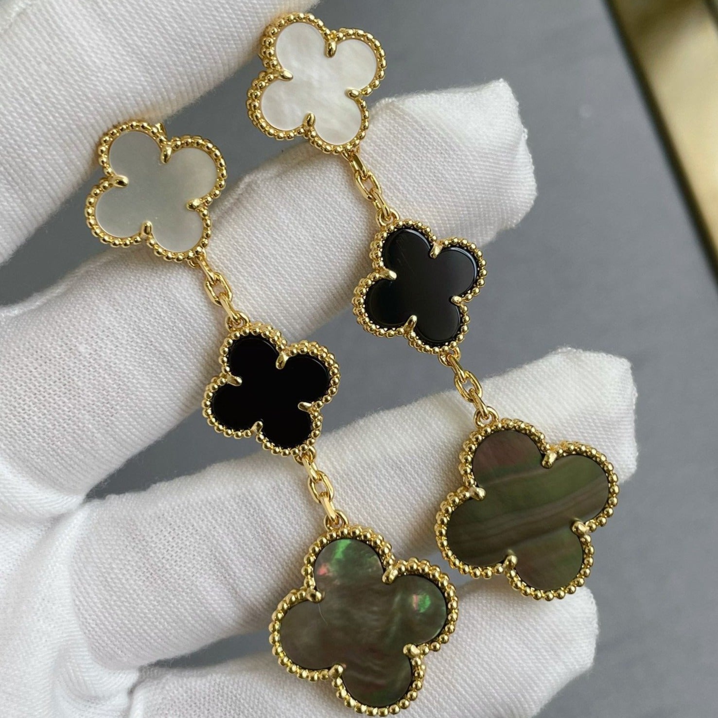 [LUXE JEWELRY]CLOVER 3 MOTIF MOP ONYX DARK MOP PINK GOLD EARRINGS