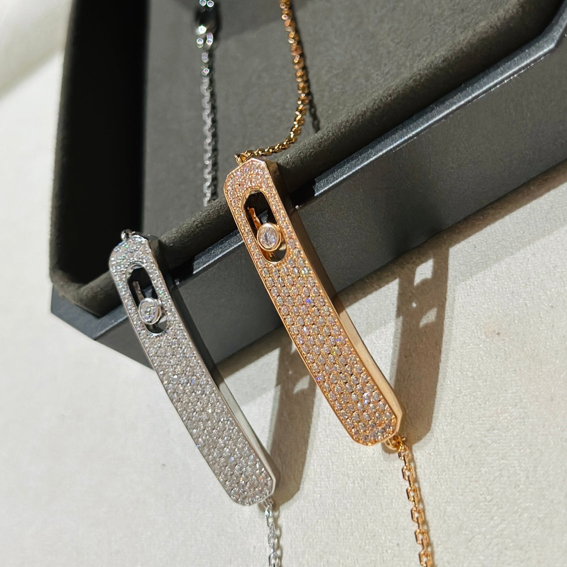 [Luxe Jewellery] MOVE CLASSIQUE DIAMOND PAVED BRACELET