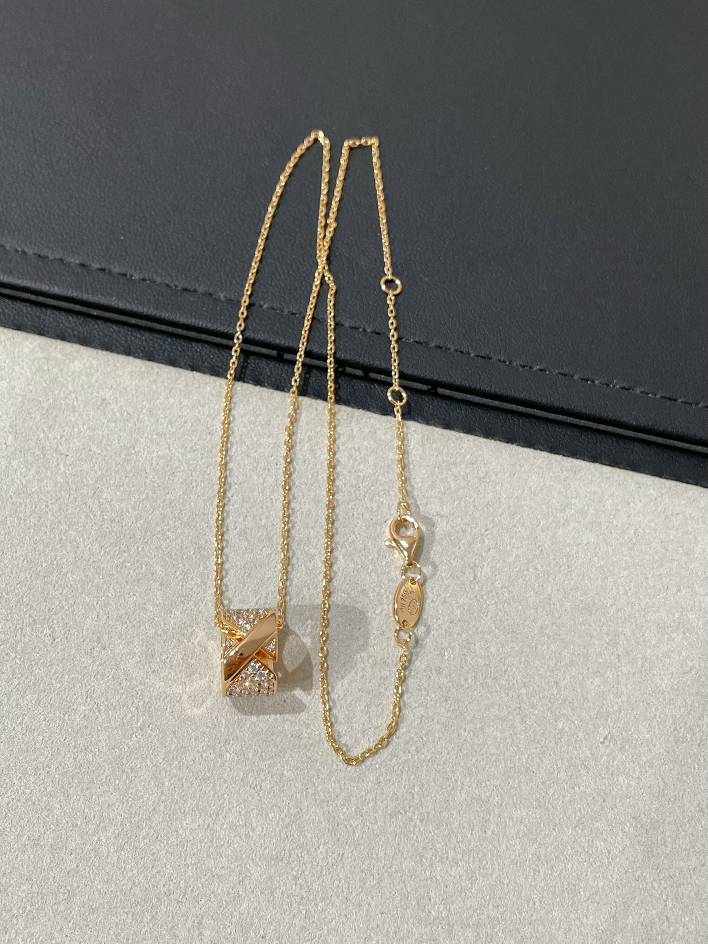 [LUXE JEWELRY]LIENS EVIDENCE DIAMOND PAVED NECKLACE
