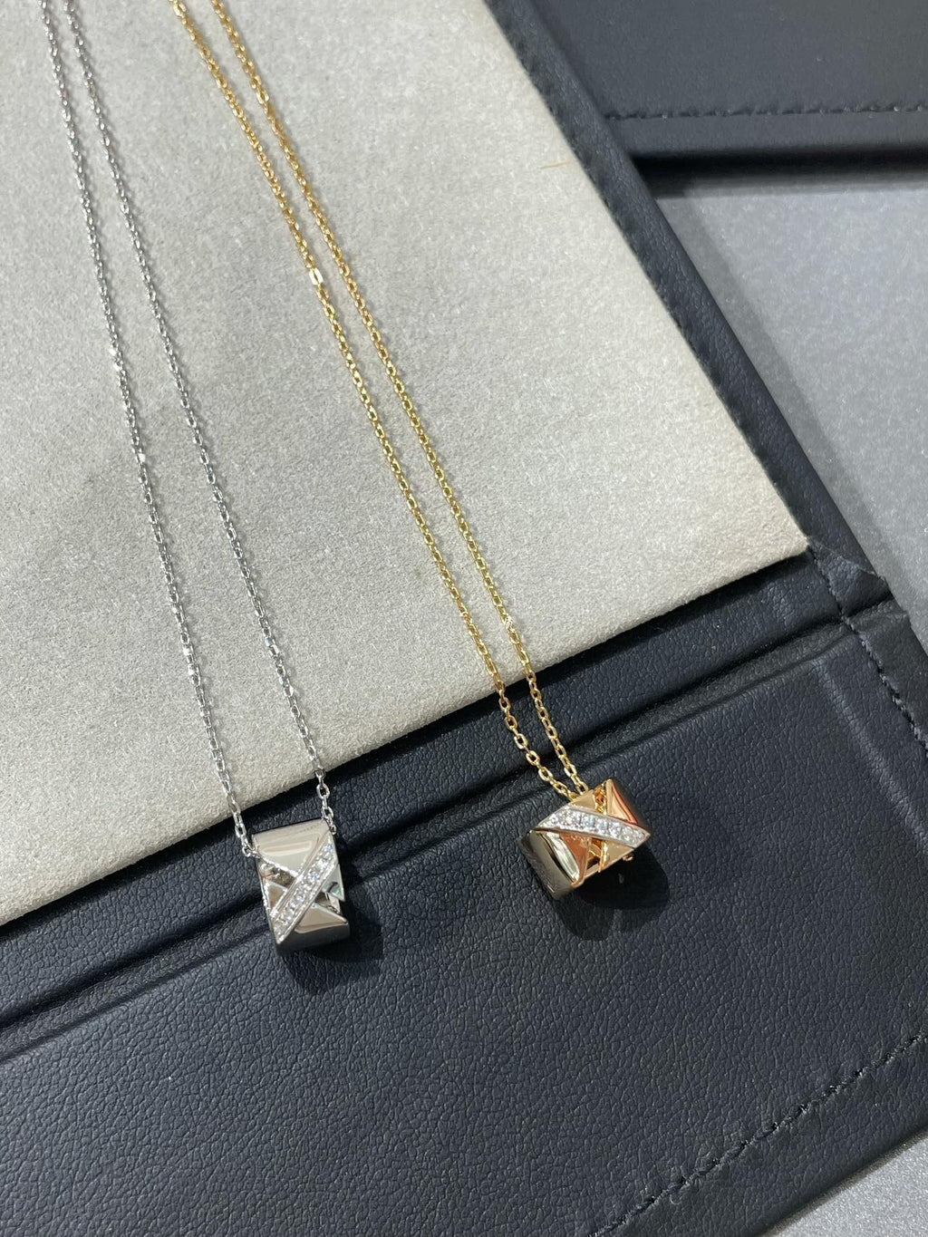 [LUXE JEWELRY]LIENS EVIDENCE DIAMOND NECKLACE