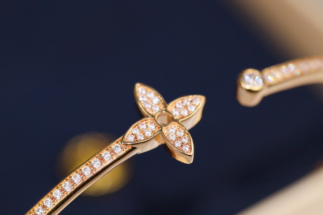 [LUXE JEWELRY]IDYLLE PINK GOLD OPEN BRACELET DIAMOND PAVED