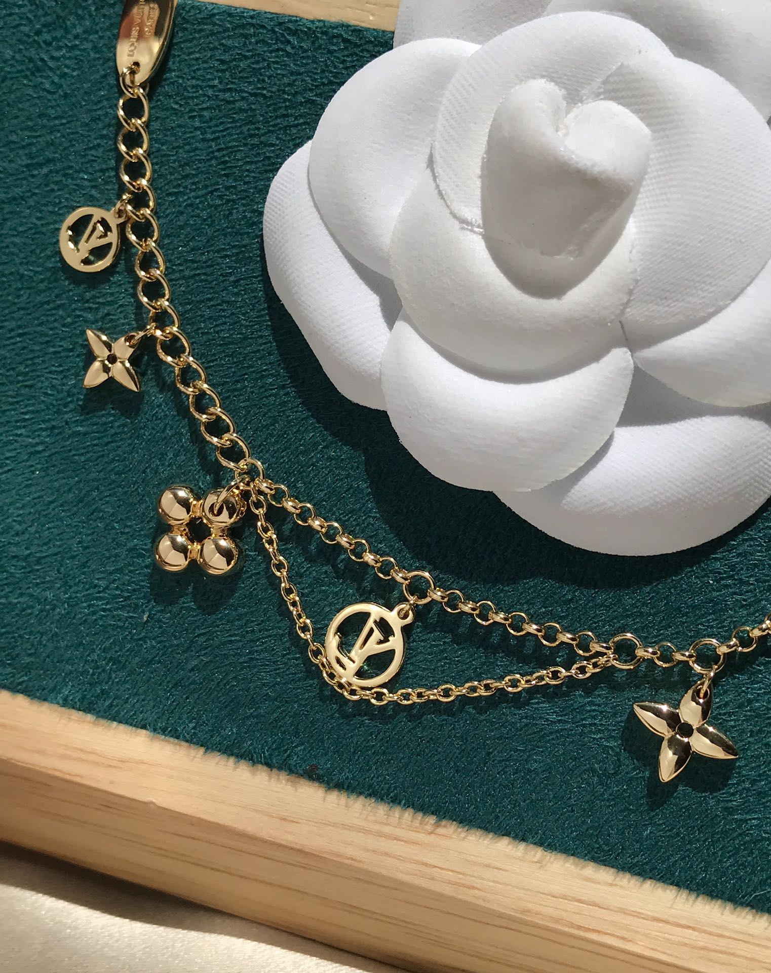 [LUXE JEWELRY]BLOOMING PINK GOLD MOP BRACELET