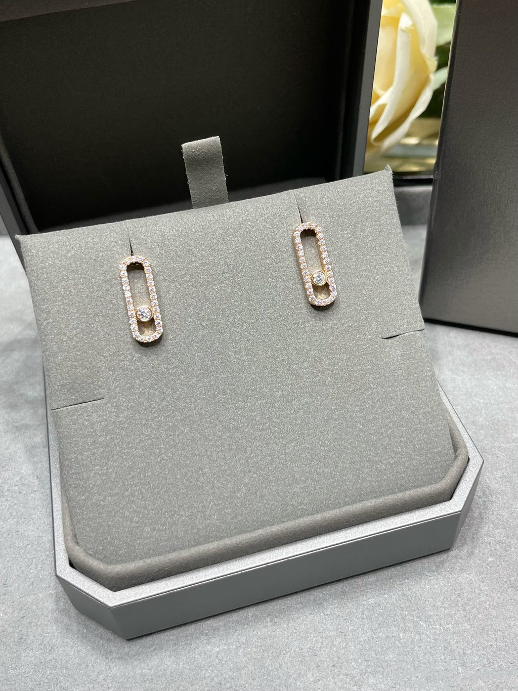 [Luxe Jewellery] MOVE UNO STUD DIAMOND PAVED EARRINGS