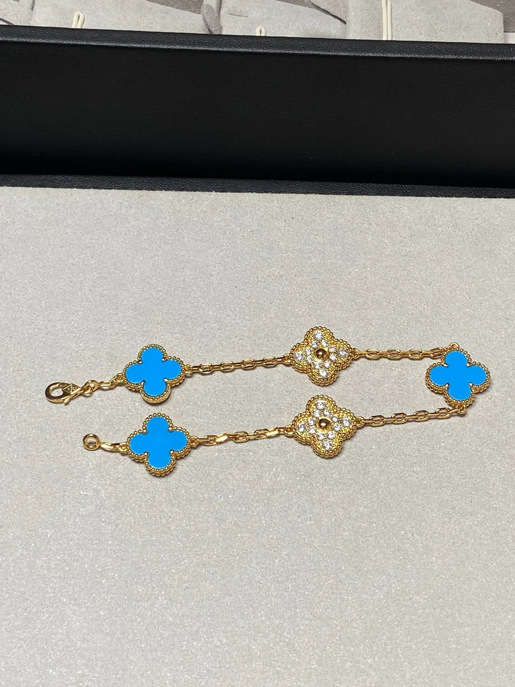 [LUXE JEWELRY] CLOVER 5 MOTIF BLUE AGATE BRACELET COLLECTION