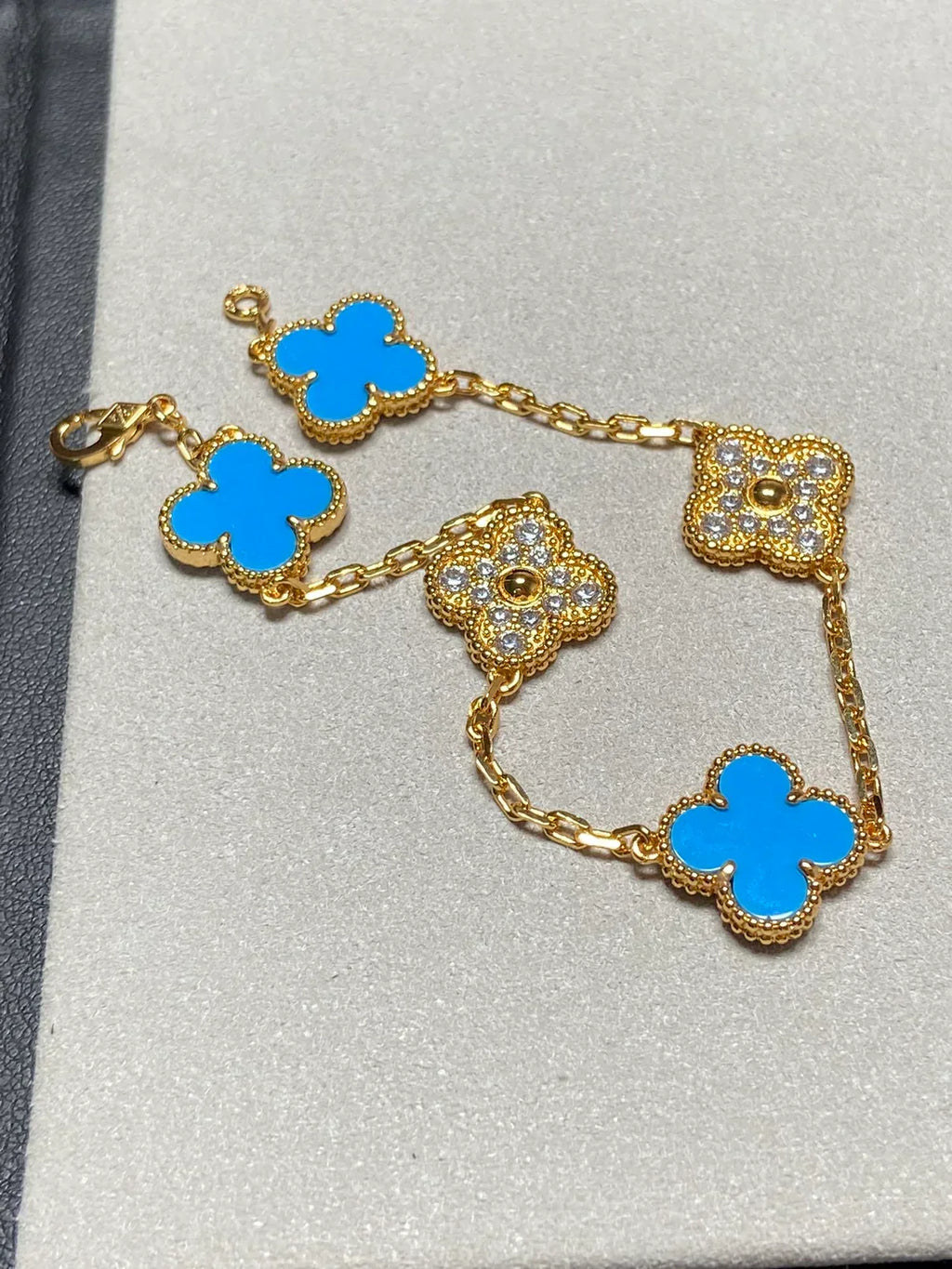 [LUXE JEWELRY] CLOVER 5 MOTIF BLUE AGATE BRACELET COLLECTION