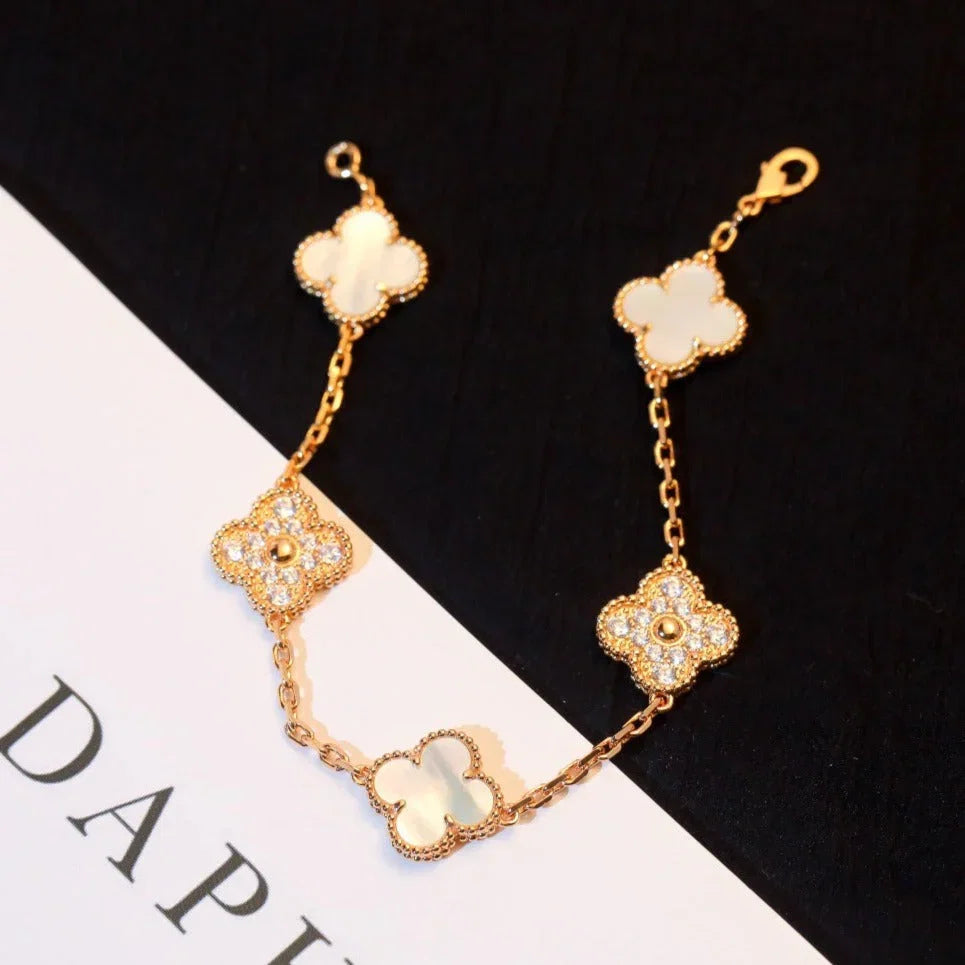 [LUXE JEWELRY]CLOVER WHITE PEARL MOP 5 MOTIF BRACELET COLLECTION