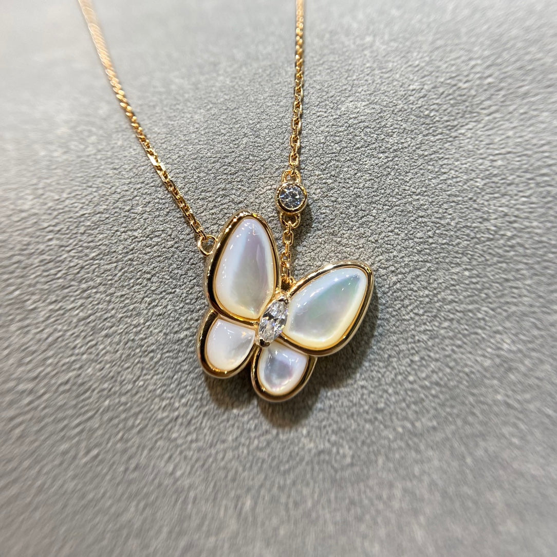 [LUXE JEWELRY]BUTTERFLY MOP DIAMOND NECKLACE