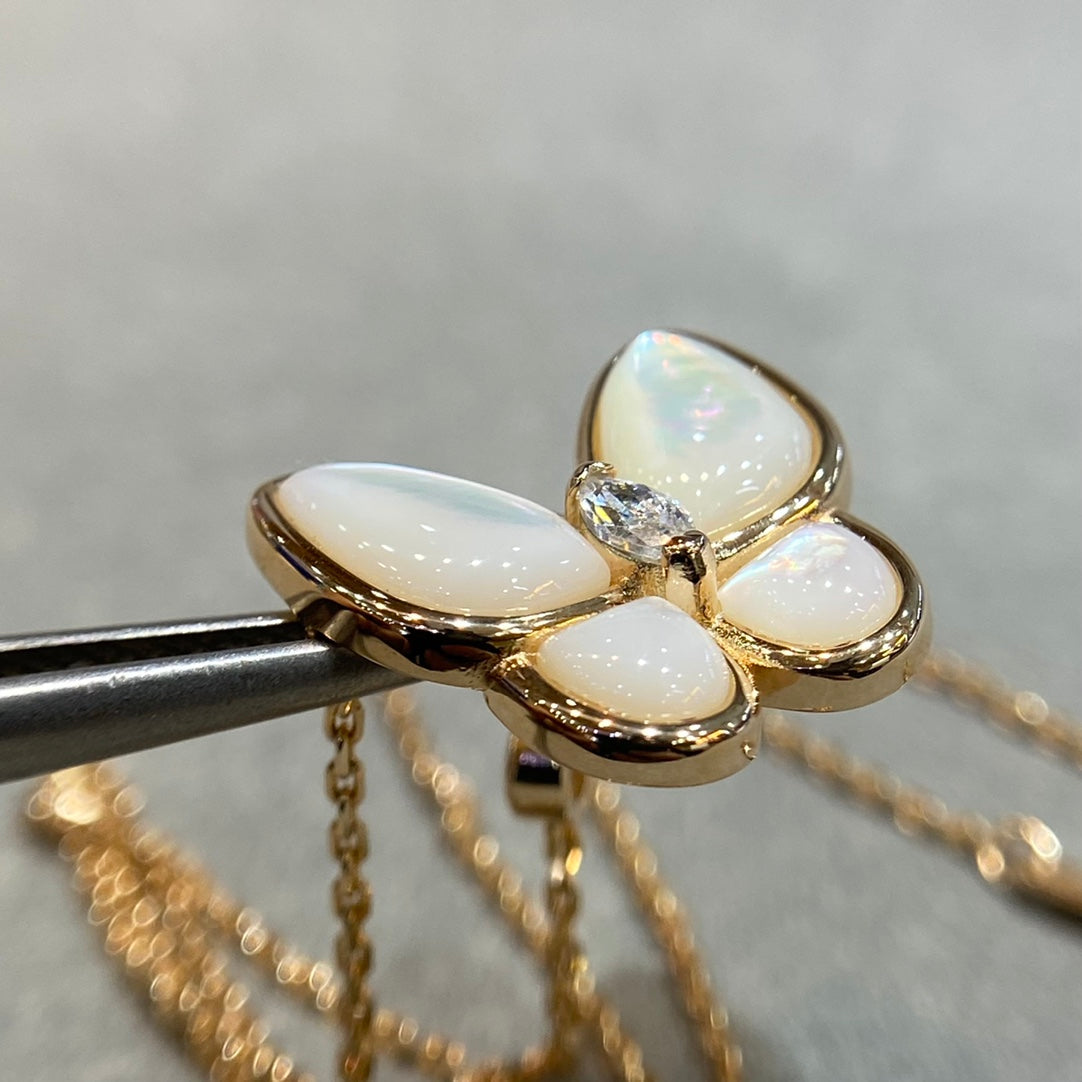 [LUXE JEWELRY]BUTTERFLY MOP DIAMOND NECKLACE