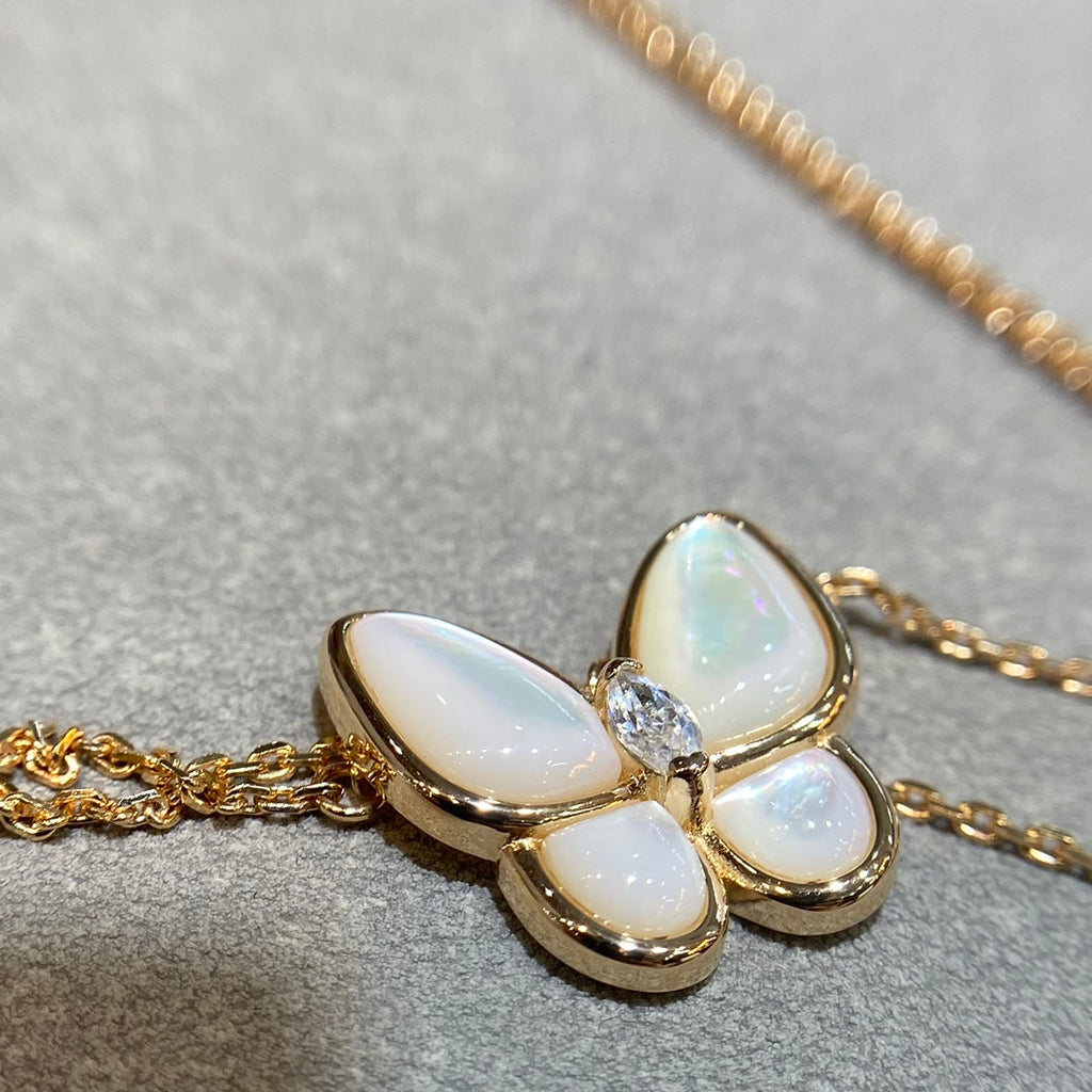 [LUXE JEWELRY]BUTTERFLY MOP DIAMOND NECKLACE
