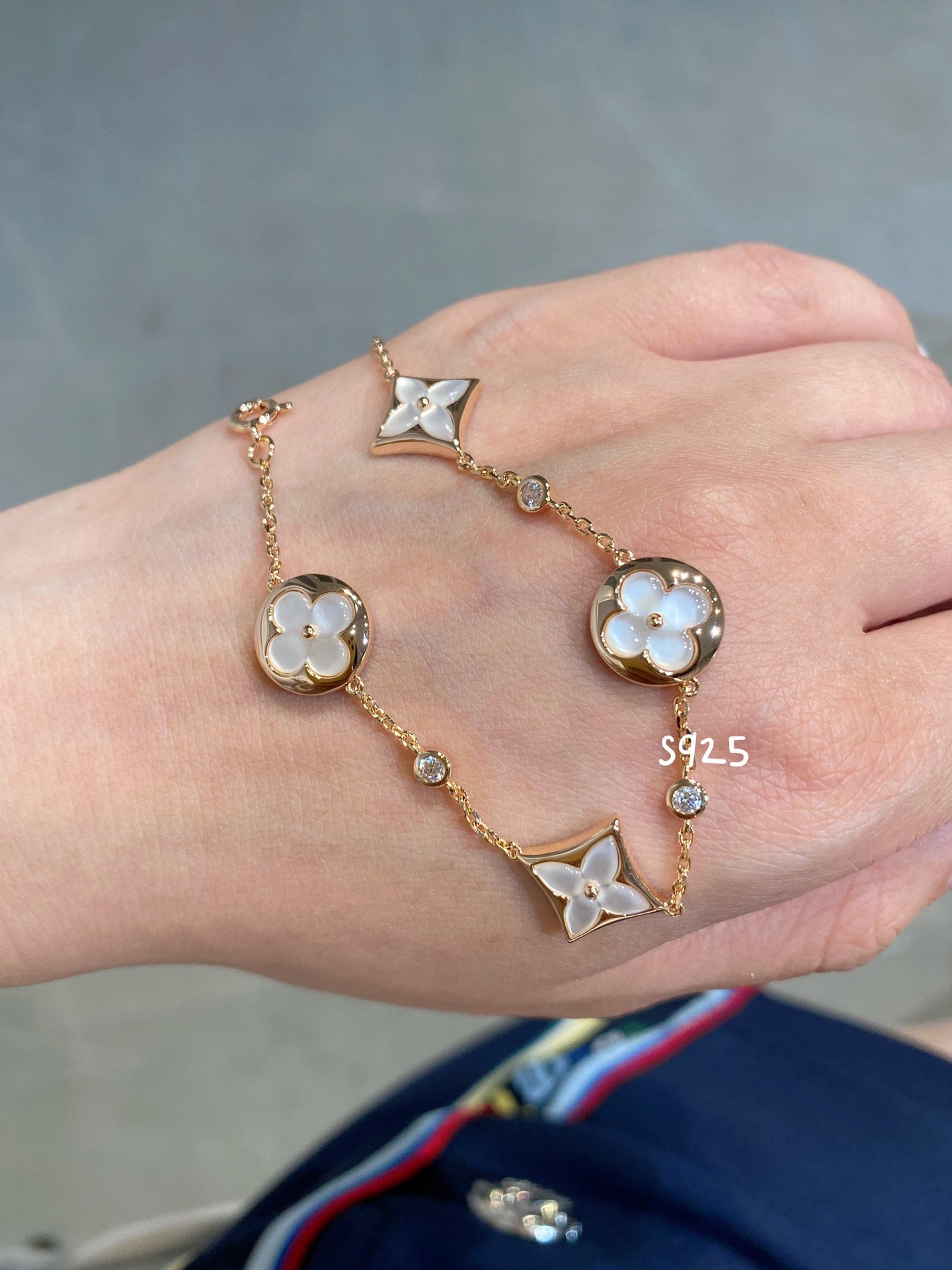 [LUXE JEWELRY]STAR AND SUN 4 MOTIF WHITE MOP PINK GOLD BRACELET