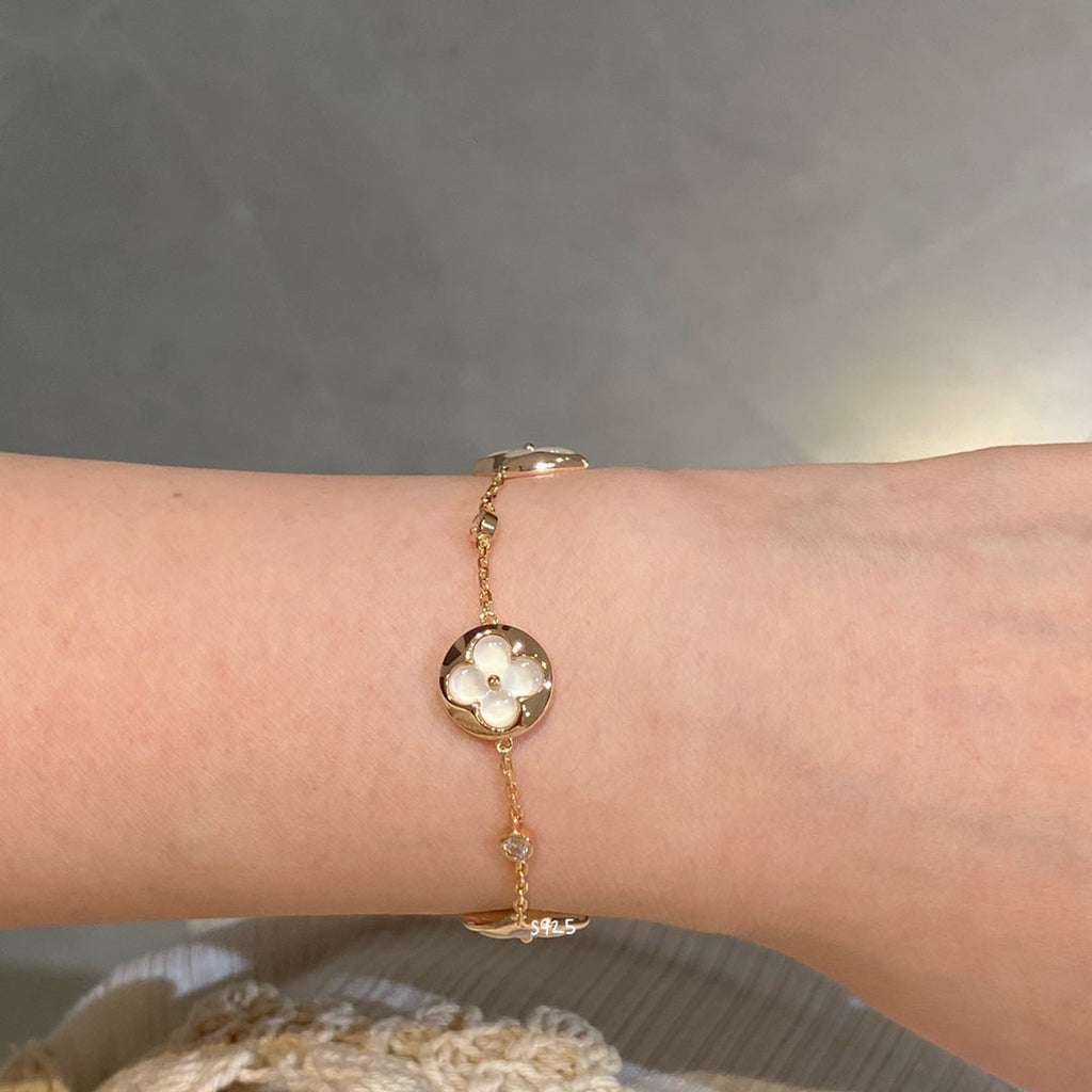 [LUXE JEWELRY]STAR AND SUN 4 MOTIF WHITE MOP PINK GOLD BRACELET