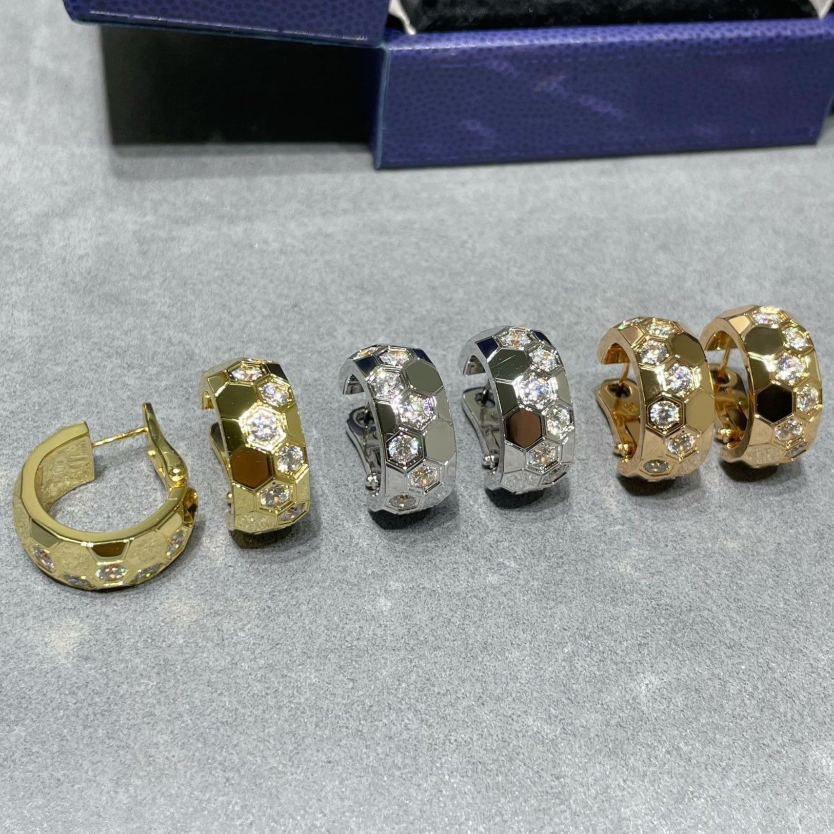 [LUXE JEWELRY]BEE LOVE DIAMOND HOOP EARRINGS