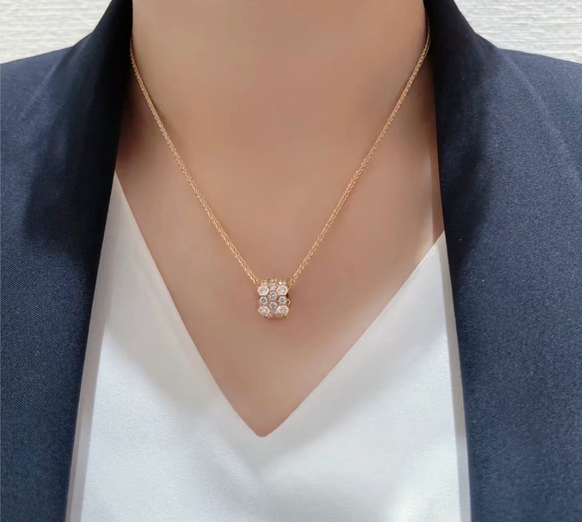 [LUXE JEWELRY]BEE LOVE DIAMOND PAVED 3 ROW NECKLACE