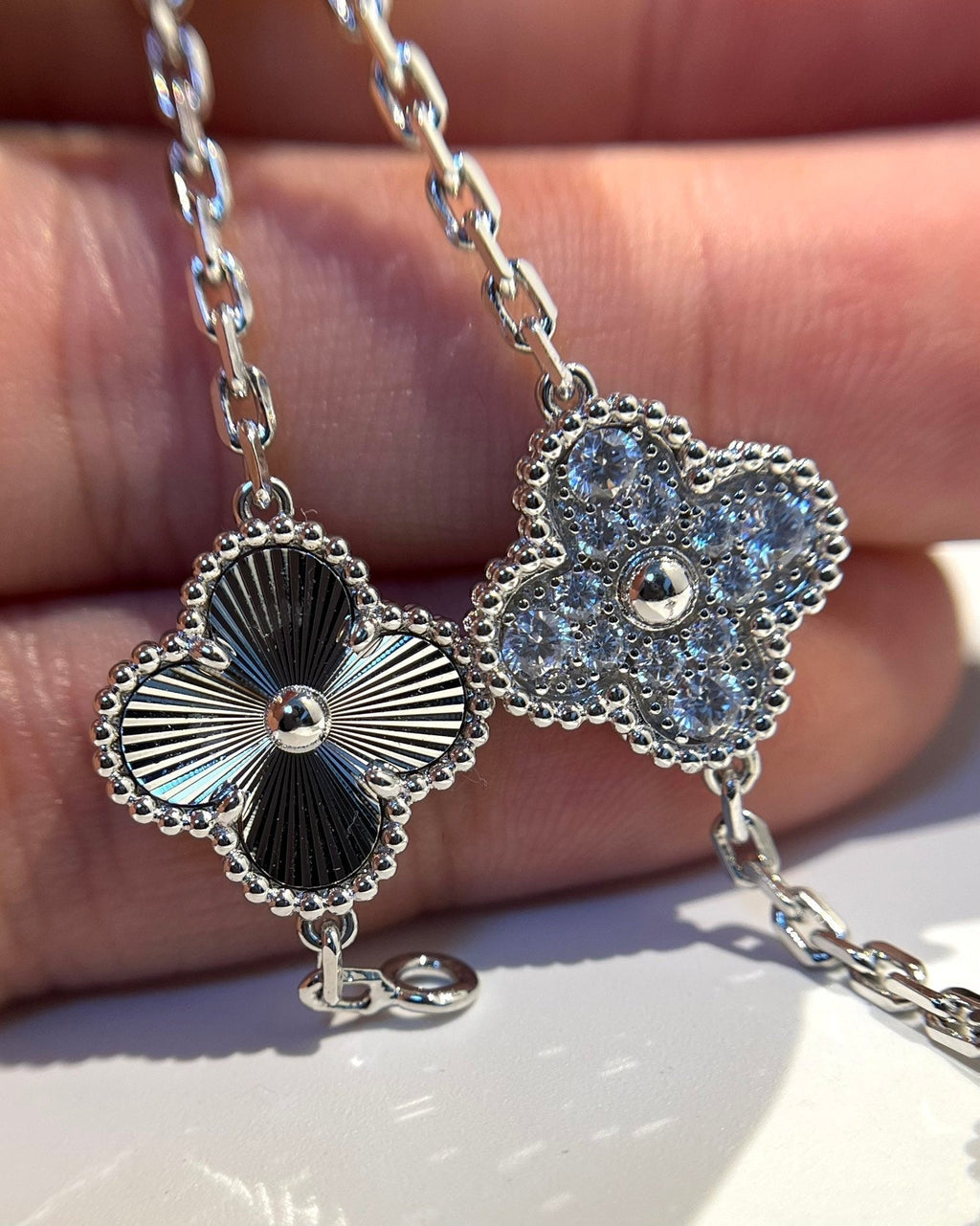 [LUXE JEWELRY] CLOVER 5 MOTIF LASER BRACELET COLLECTION