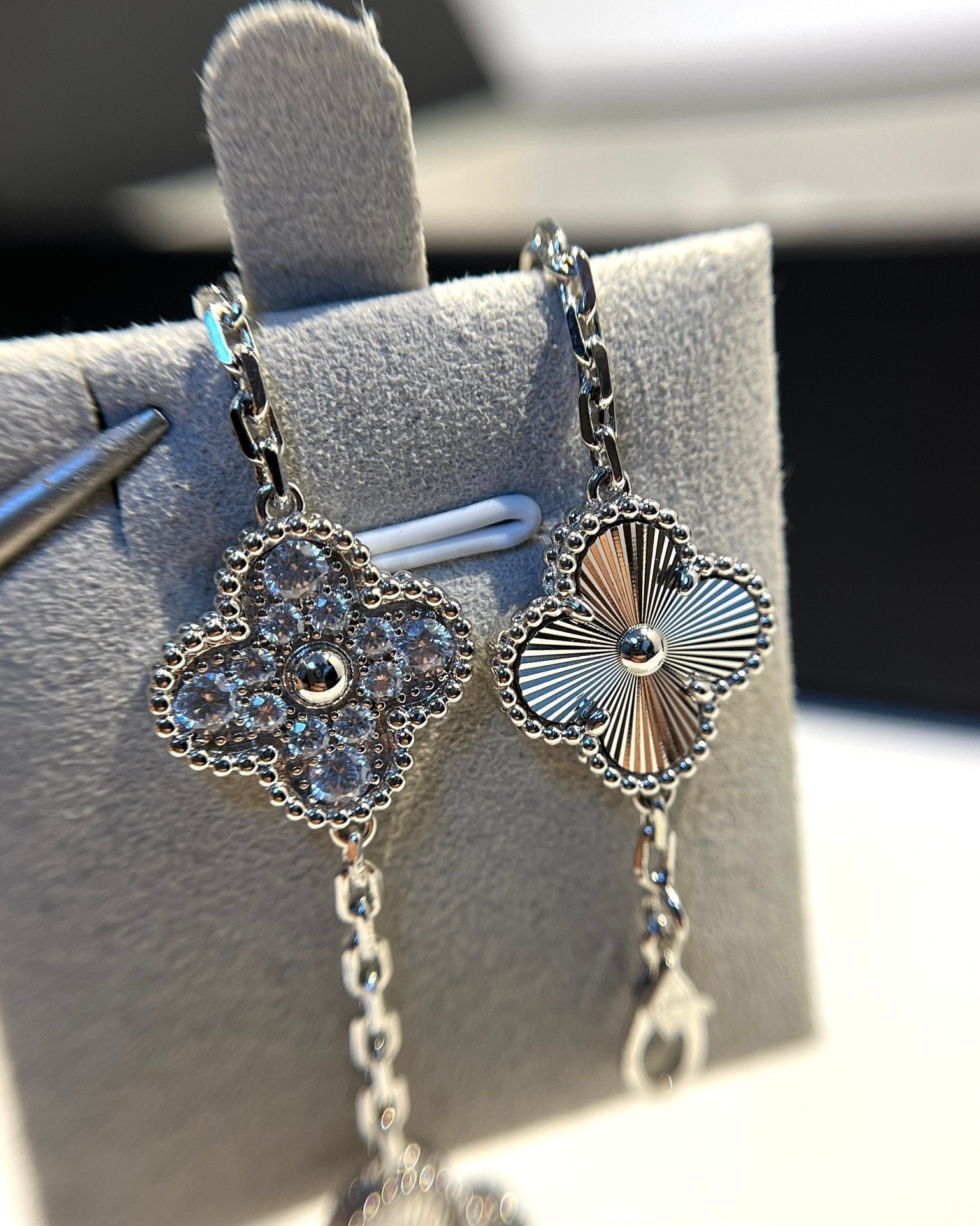 [LUXE JEWELRY] CLOVER 5 MOTIF LASER BRACELET COLLECTION