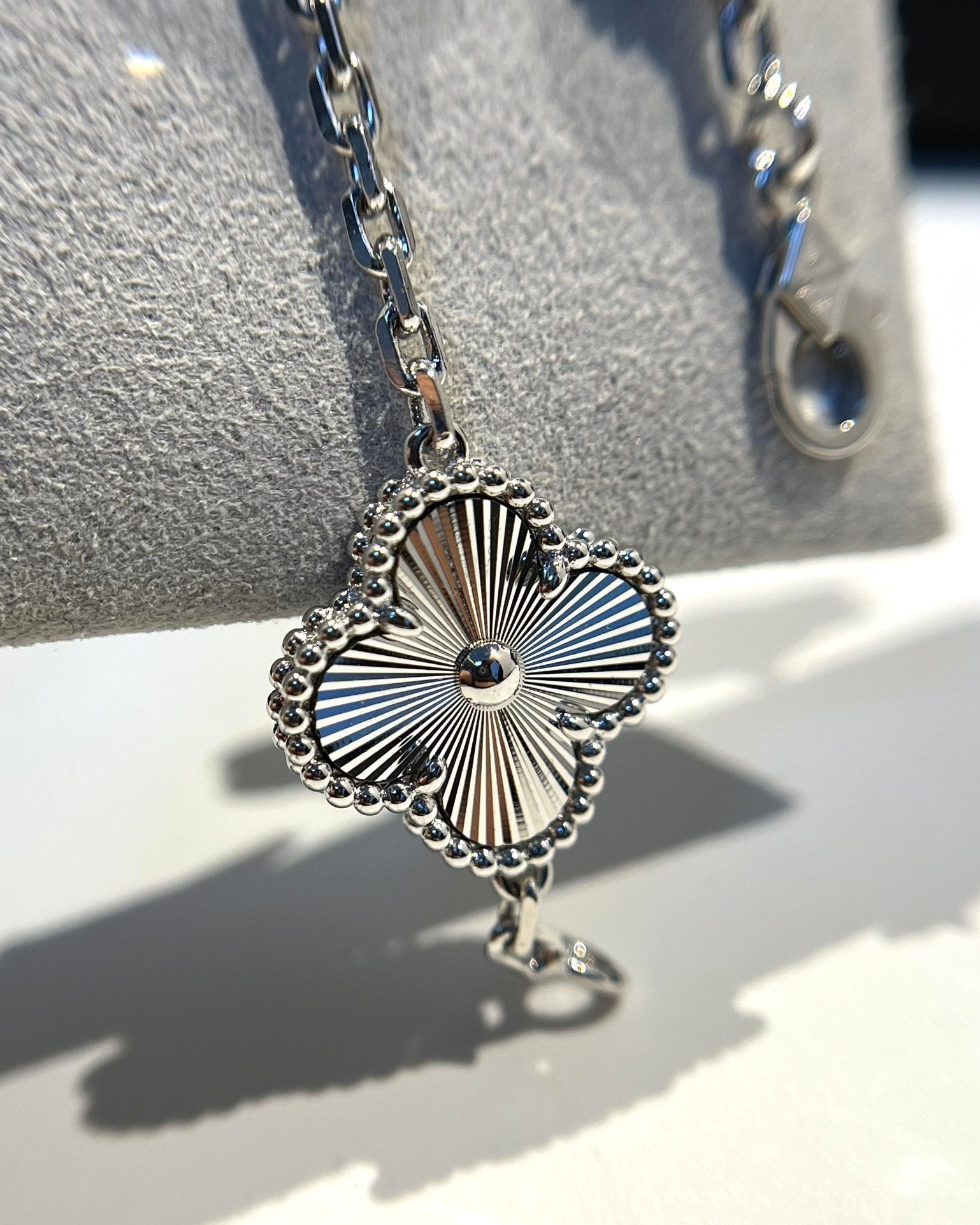[LUXE JEWELRY] CLOVER 5 MOTIF LASER BRACELET COLLECTION