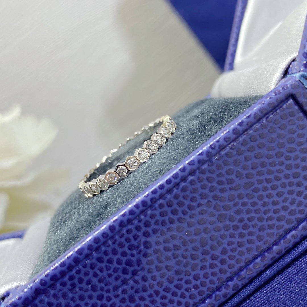 [LUXE JEWELRY]BEE LOVE DIAMOND PAVED SMALL RING