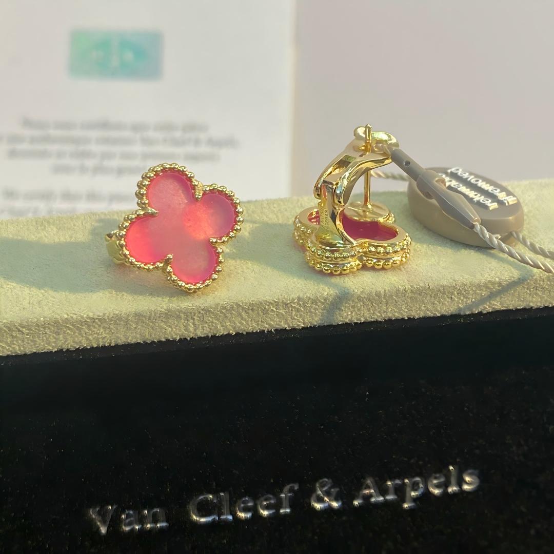 [LUXE JEWELRY]NEW CLOVER 15MM PINK ENAMEL STUD EARRINGS