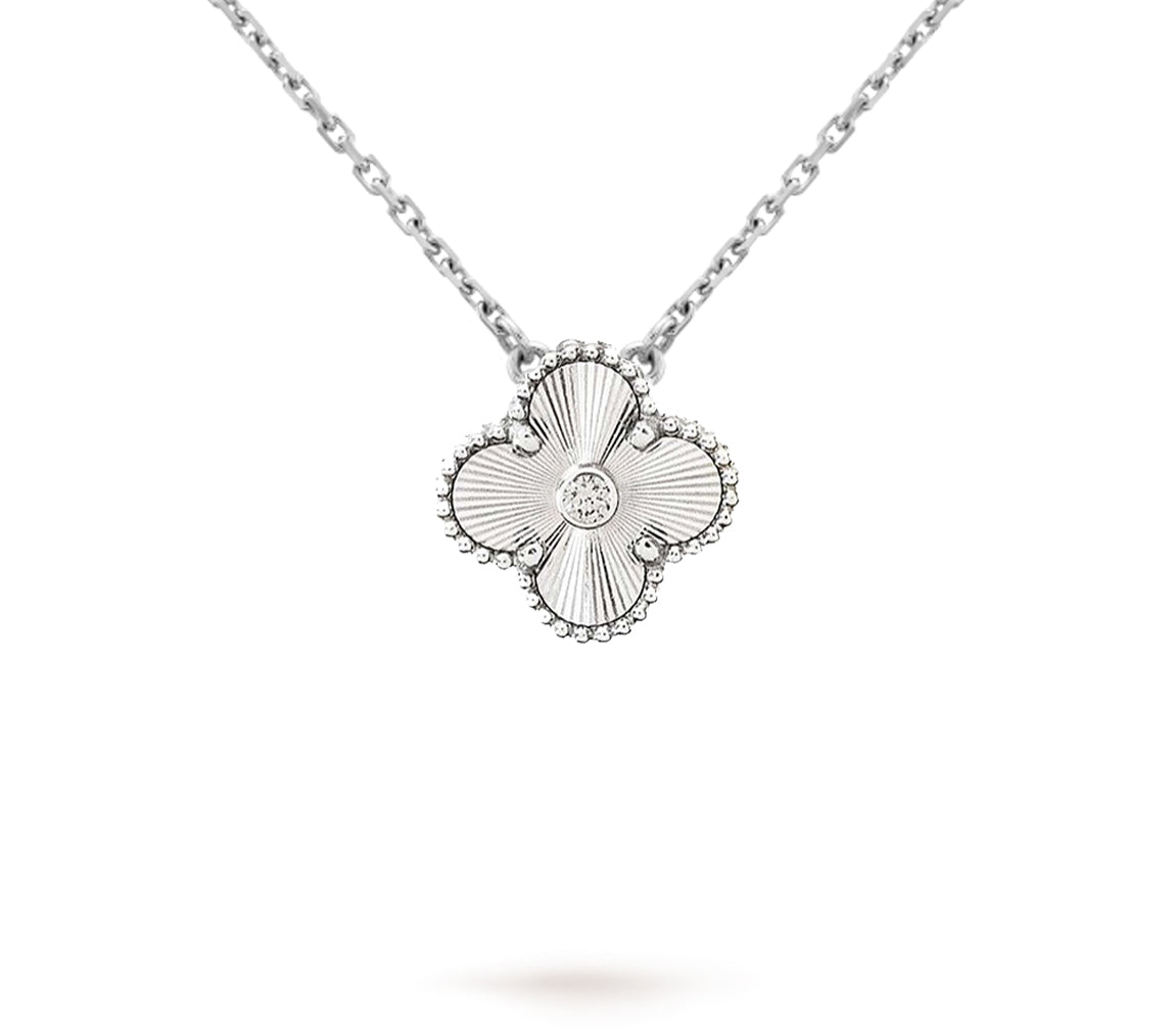 [LUXE JEWELRY]CLOVER 15MM CHRISTMAS LIMITED EDITION SINGLE FLOWER NECKLACE