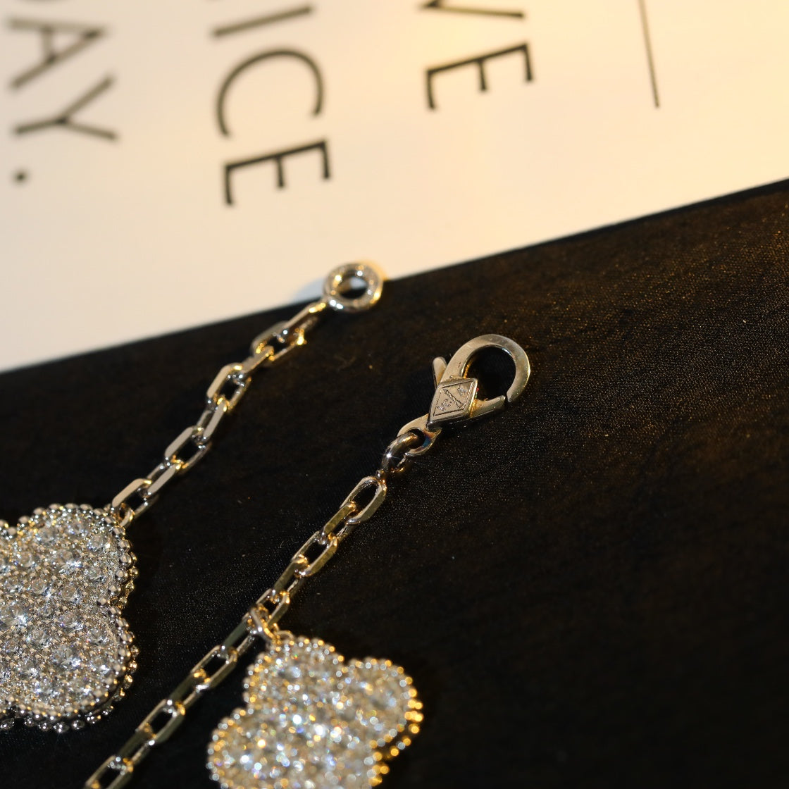 [LUXE JEWELRY]CLOVER BRACELET 5 MOTIF SILVER DIAMOND PAVED
