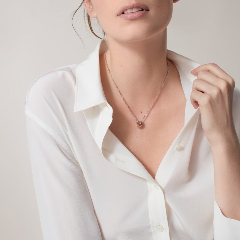 [LUXE JEWELRY] LOVE 6 DIAMOND PENDANT NECKLACE