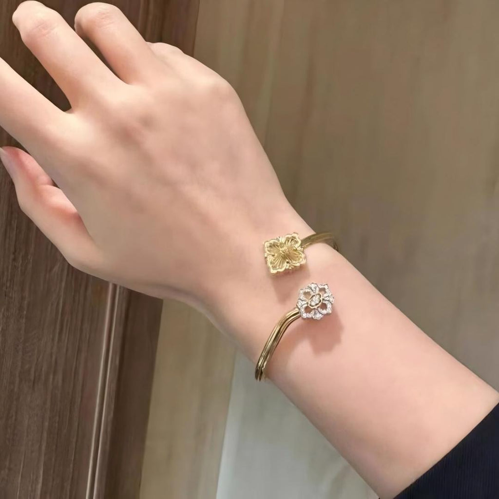 [LUXE JEWELRY] OPERA TULLE  GOLD BRACELET WITH ENAMEL BACKGROUND
