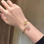 [LUXE JEWELRY] OPERA TULLE  GOLD BRACELET WITH ENAMEL BACKGROUND