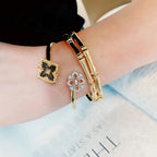[LUXE JEWELRY] OPERA TULLE  GOLD BRACELET WITH ENAMEL BACKGROUND