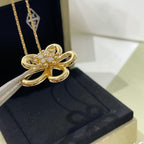 [LUXE JEWELRY]Flowerlace pendant Necklace 5 stones