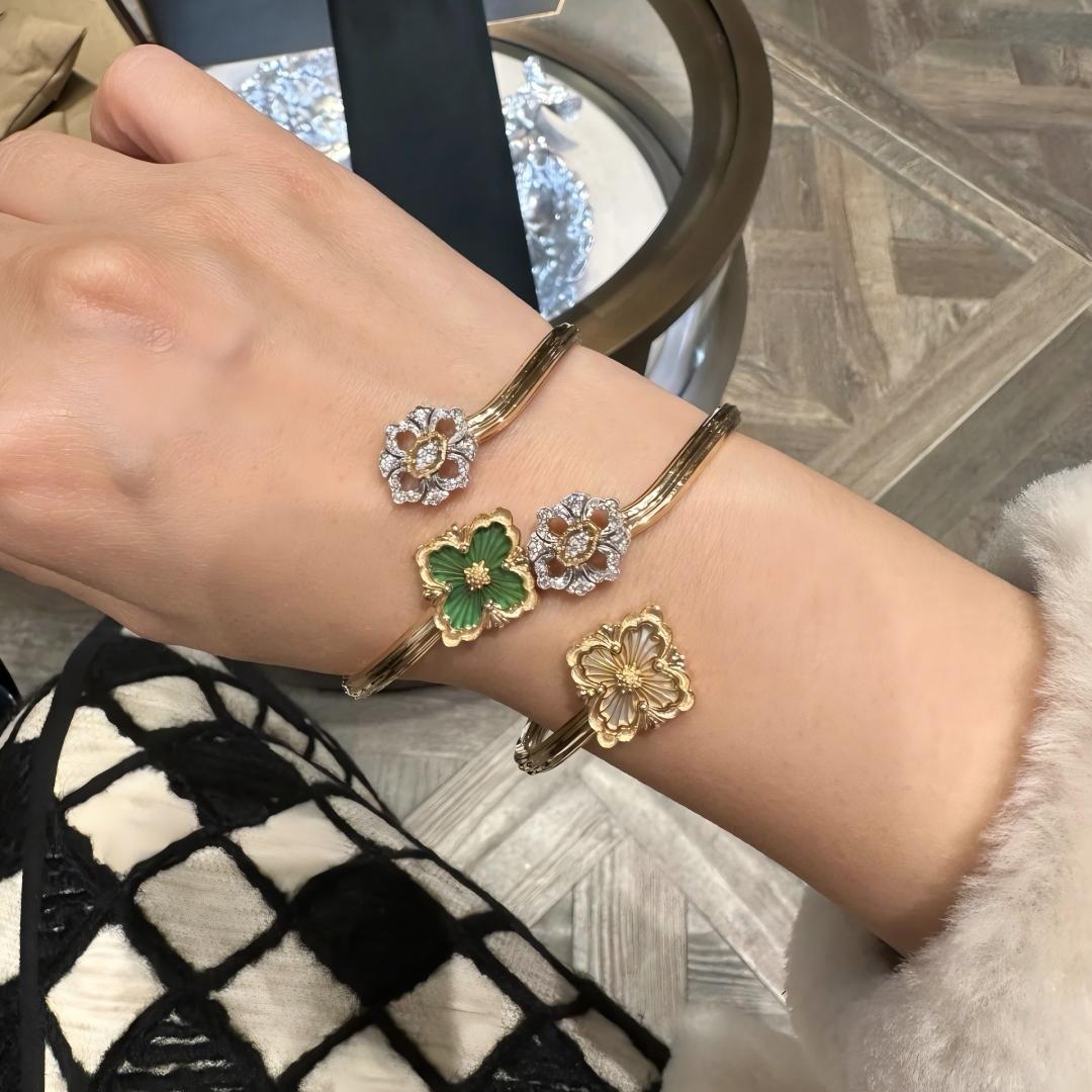 [LUXE JEWELRY] OPERA TULLE  GOLD BRACELET WITH ENAMEL BACKGROUND