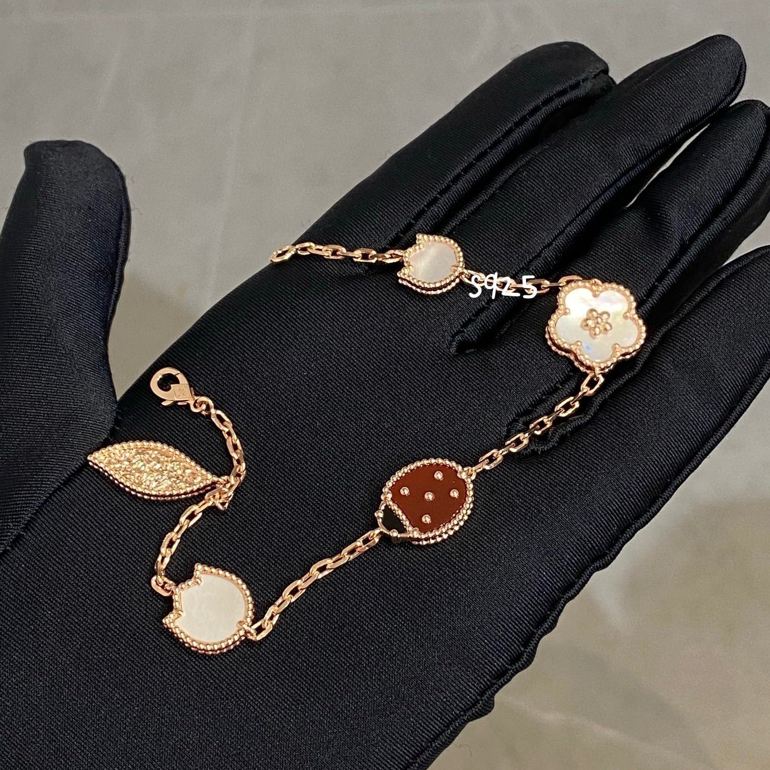 [LUXE JEWELRY]LUCKY SPRING 5 MOTIF BRACELET