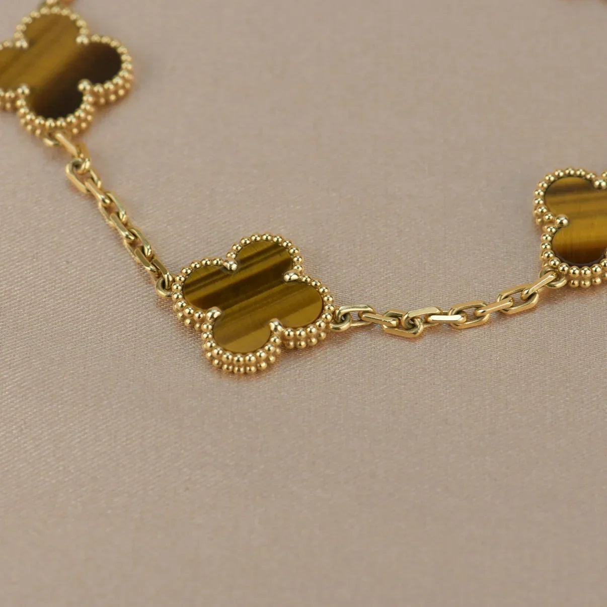 [LUXE JEWELRY] CLOVER 5 MOTIFS TIGER EYE BRACELET COLLECTION