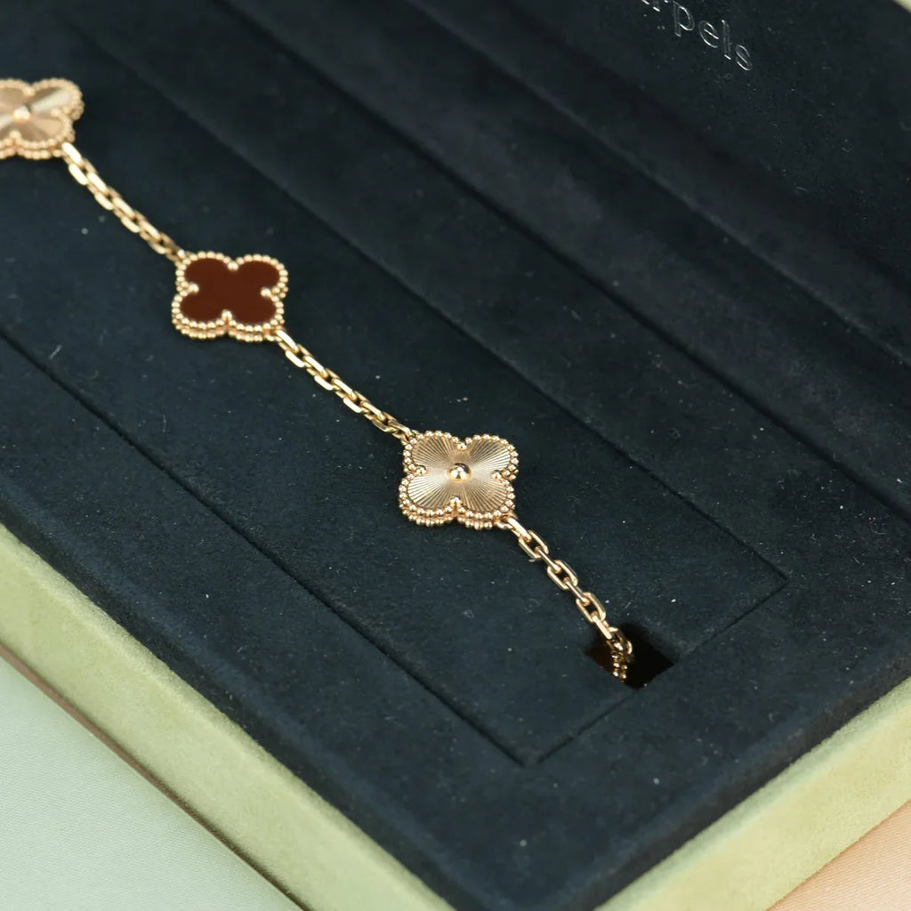 [Luxe] CLOVER 5 MOTIF RED CORNELIAN BRACELET COLLECTION