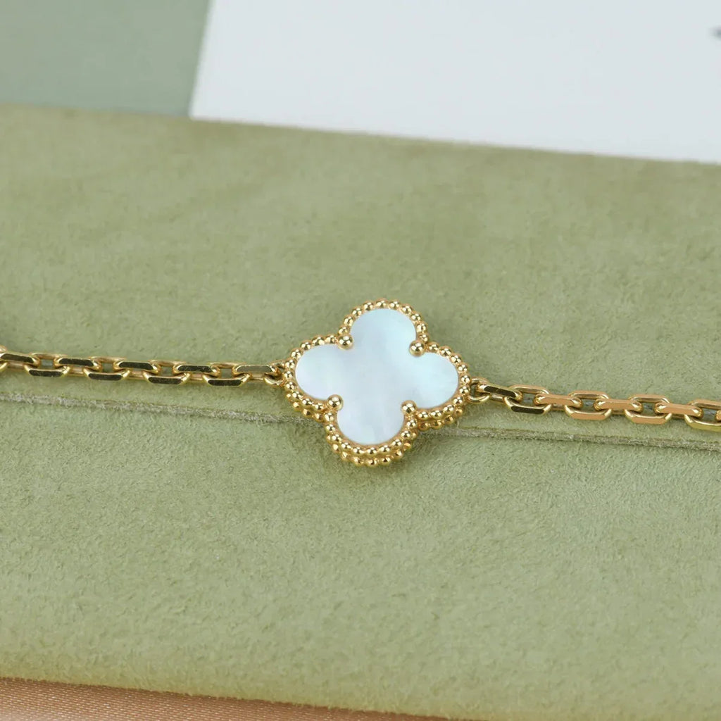 [LUXE JEWELRY]CLOVER WHITE PEARL MOP 5 MOTIF BRACELET COLLECTION