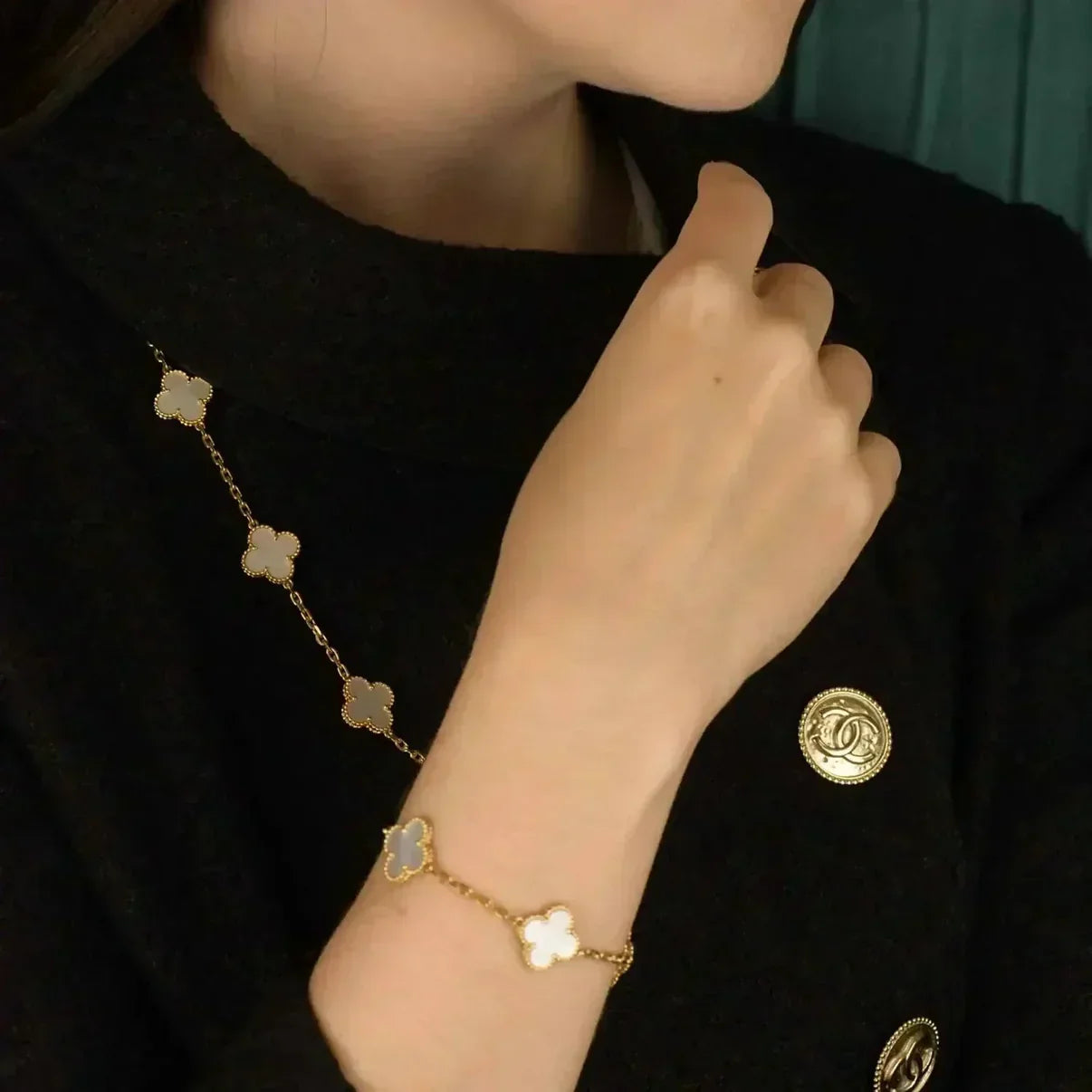 [LUXE JEWELRY]CLOVER WHITE PEARL MOP 5 MOTIF BRACELET COLLECTION
