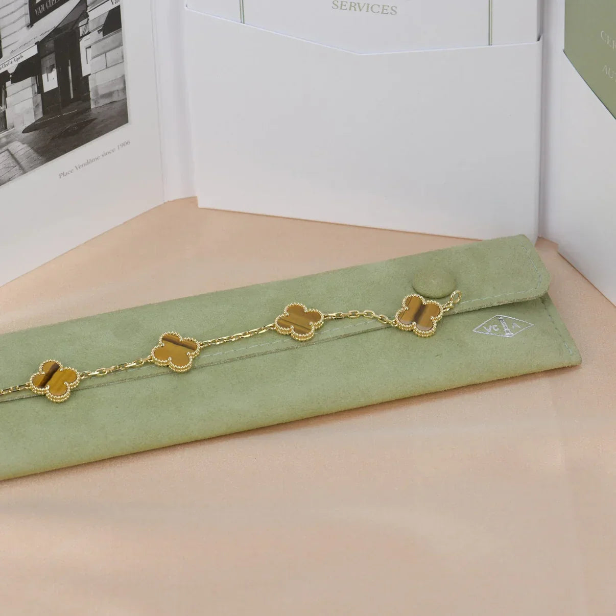 [LUXE JEWELRY] CLOVER 5 MOTIFS TIGER EYE BRACELET COLLECTION